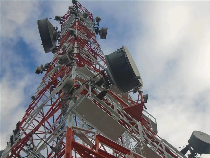 เสาอากาศไมโครเวฟ 30M เสาส่งสัญญาณมือถือที่รองรับตัวเอง